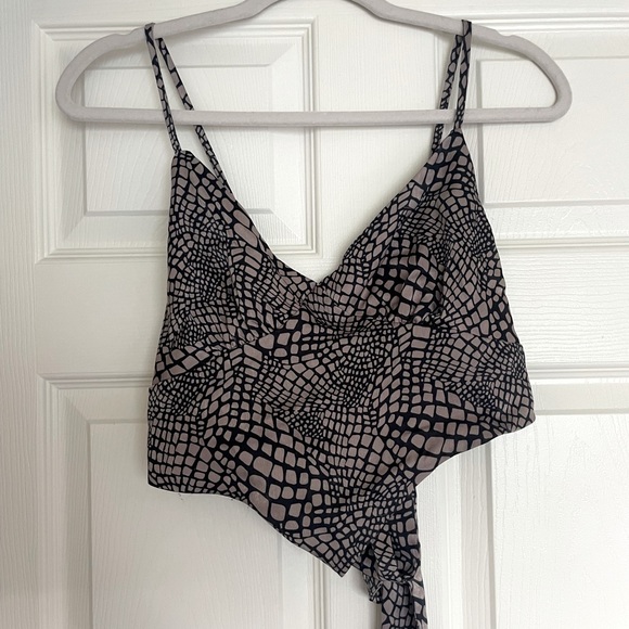 Forever 21 Cropped Tank Top - Picture 1 of 2